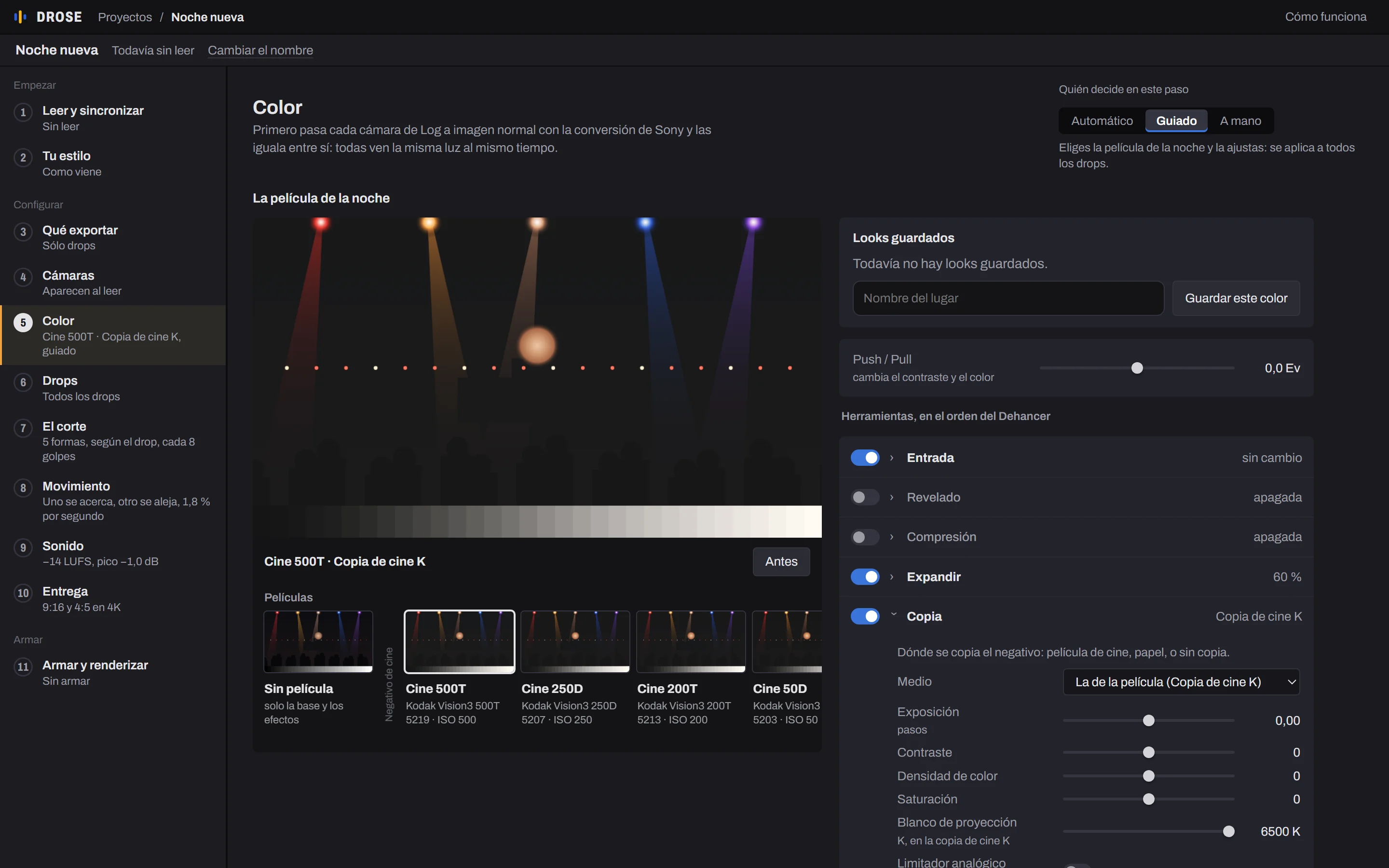 La etapa Color: la escena de ejemplo con el look elegido, la tira de looks basados en película analógica y las herramientas de emulación